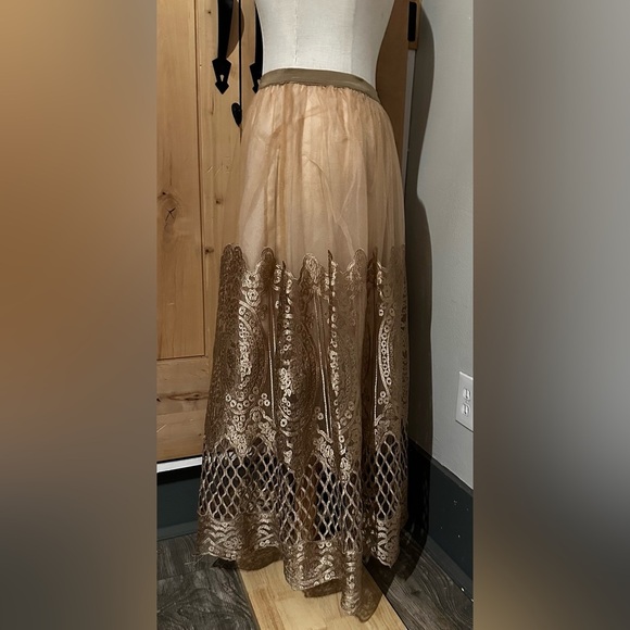 Vintage Lace Hollow-Out A-Line Elegant Cream and Gold Women's Skirt - Picture 6 of 8